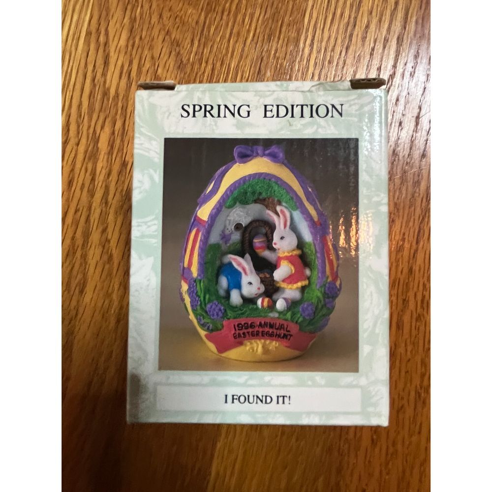 Vintage 1996 Dillard's Signature Home Collection Easter Egg Hunt Figure New‎